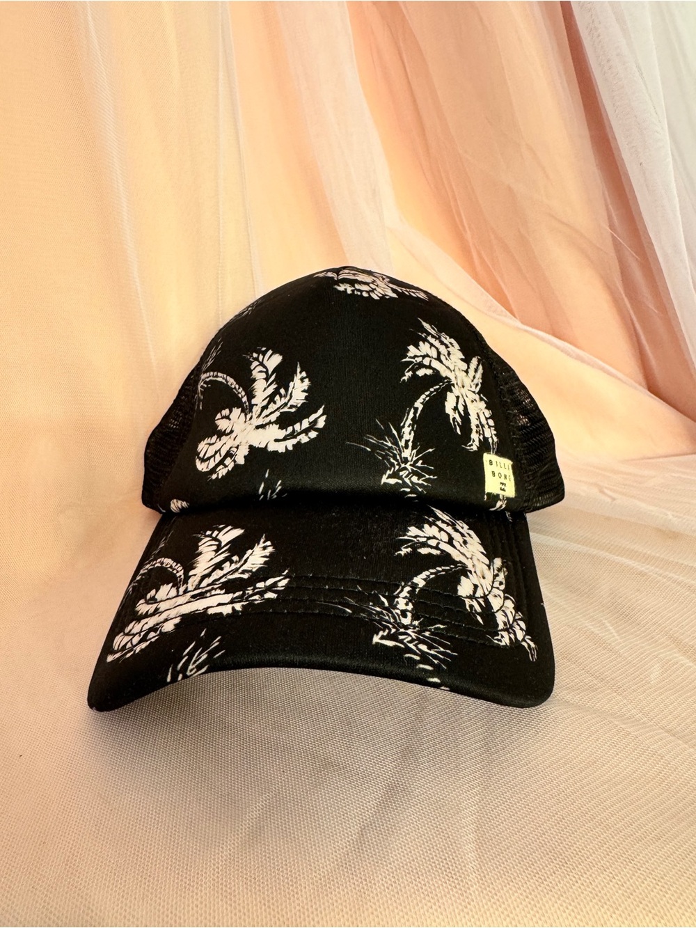 🧢Billabong Black/White Beach Floral Palm Print Trucker Hat Mesh Back